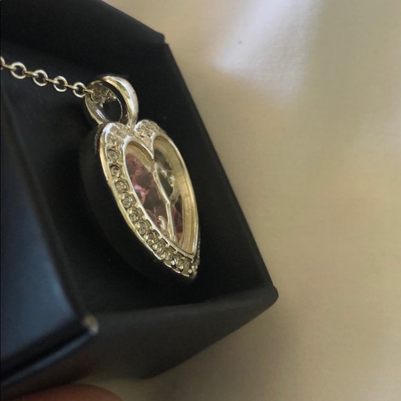 Heart & Key Necklace - Picture 2 of 2